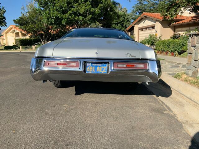 1970 Silver Buick Riviera Coupe