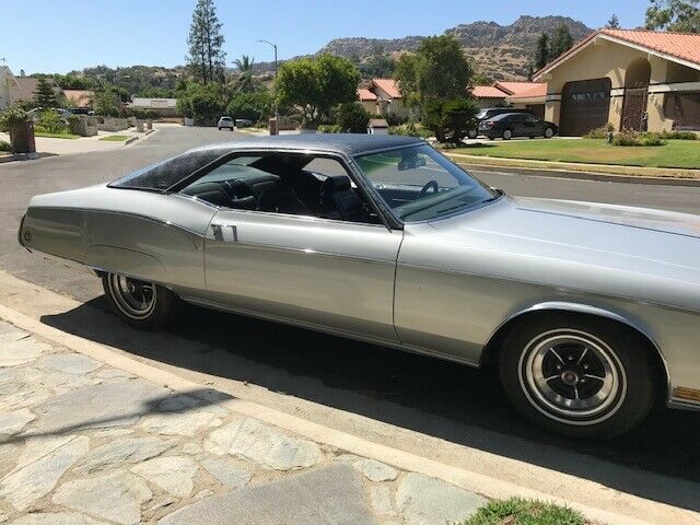 1970 Silver Buick Riviera Coupe
