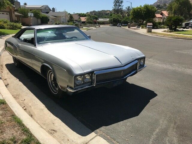 1970 Silver Buick Riviera Coupe