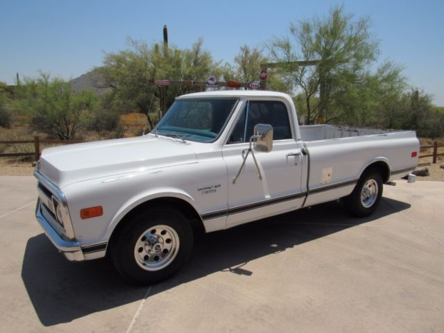 1970 White Chevrolet C-10