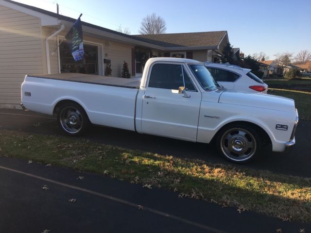 1970 White Pearl Chevrolet C-10 Standard Cab Pickup