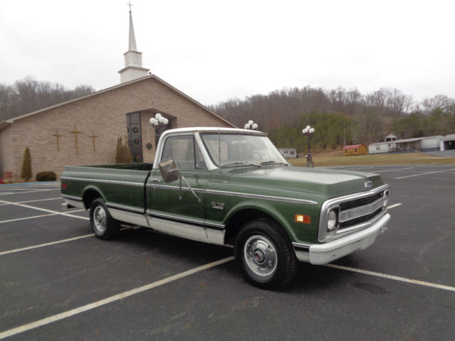 1970 green Chevrolet C-10