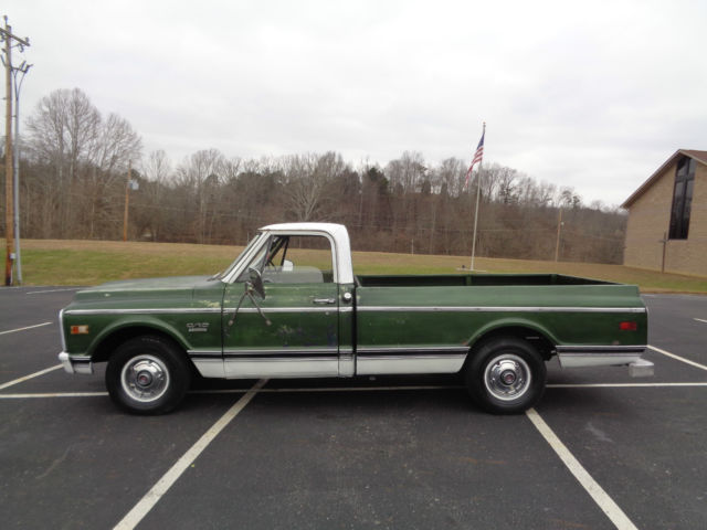 1970 green Chevrolet C-10
