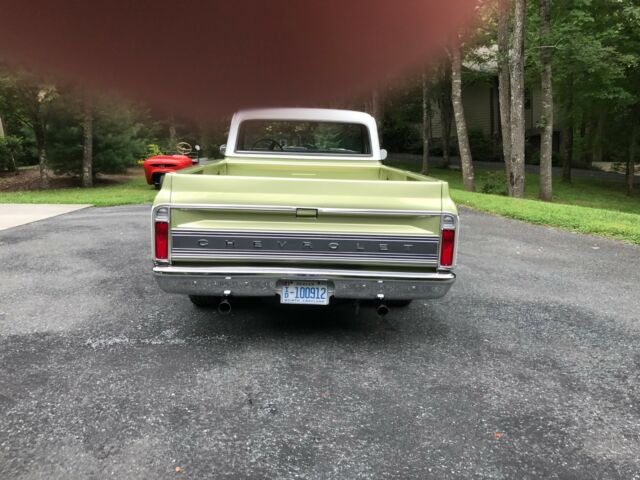 1970 Green and White Chevrolet C-10 Pickup