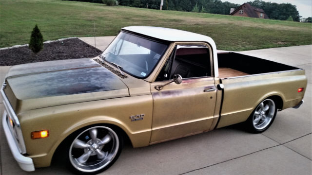 1970 Gold Chevrolet C-10