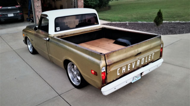 1970 Gold Chevrolet C-10
