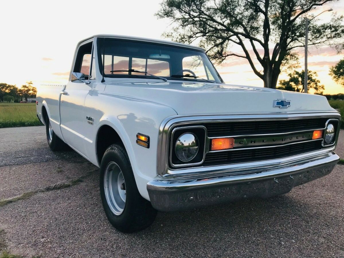 1970 White Chevrolet C-10 Cab & Chassis