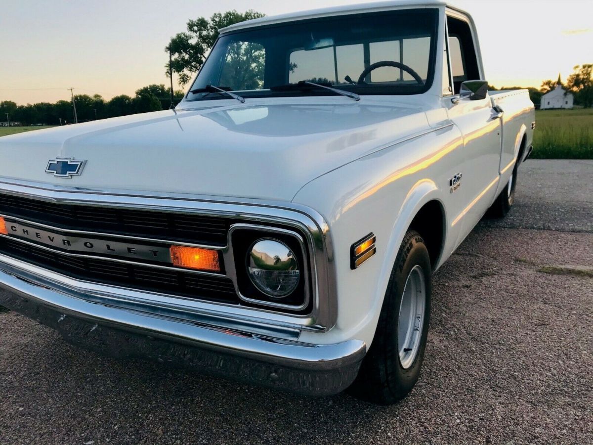 1970 White Chevrolet C-10 Cab & Chassis