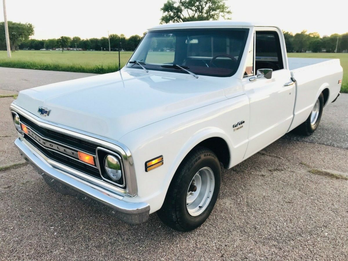 1970 White Chevrolet C-10 Cab & Chassis