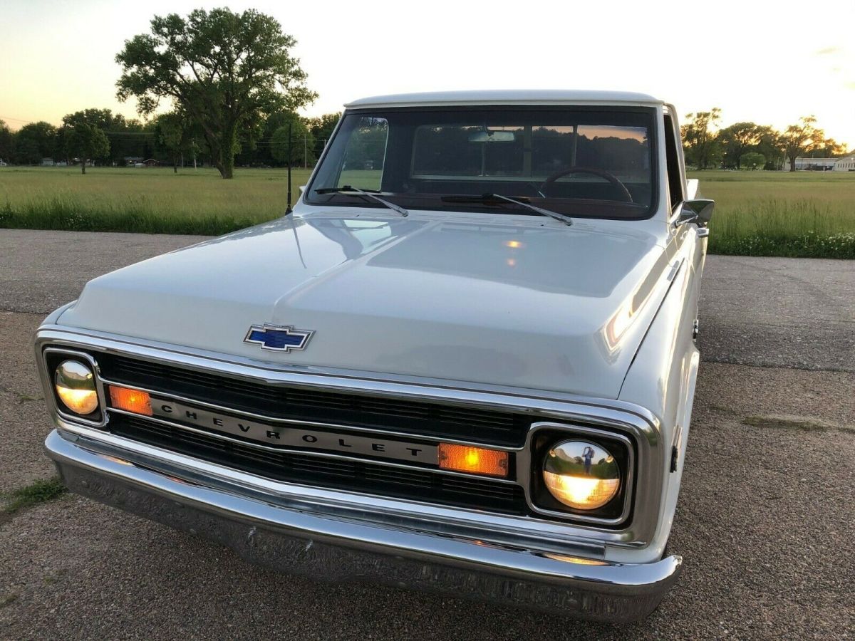 1970 White Chevrolet C-10 Cab & Chassis