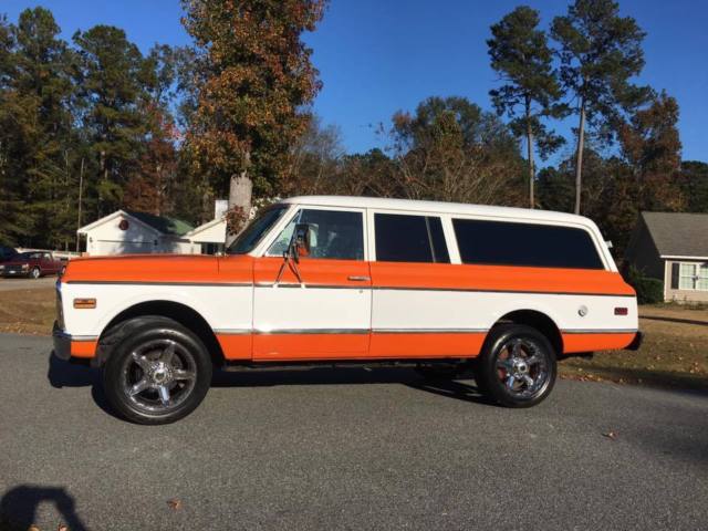 1970 Orange Chevrolet Suburban SUV