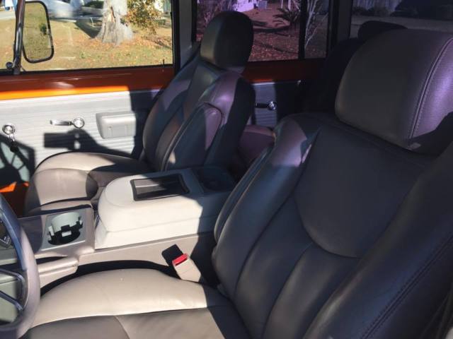 1970 Orange Chevrolet Suburban SUV