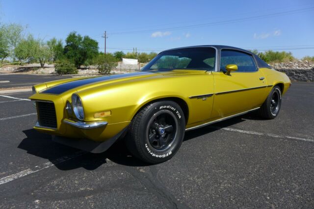 1970 Gold Chevrolet Camaro Coupe