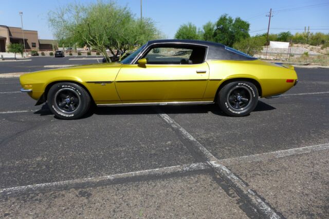 1970 Gold Chevrolet Camaro Coupe