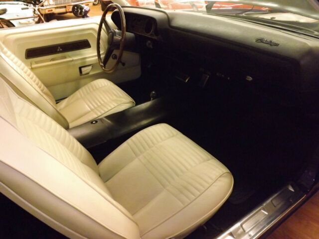 1970 PURPLE Dodge Challenger