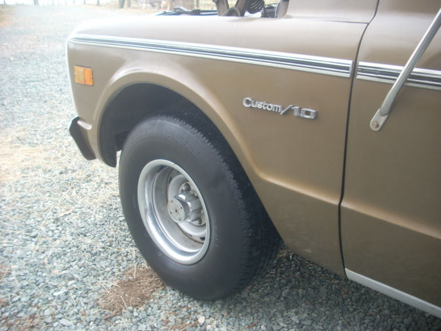 1970 Gold Chevrolet C-10