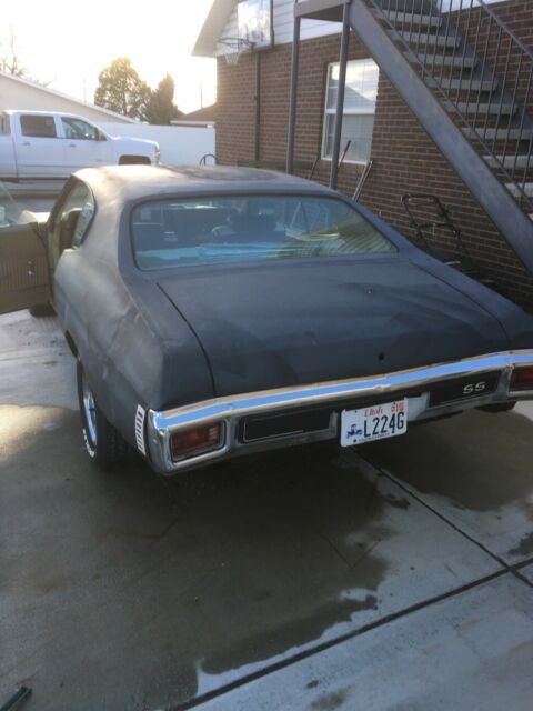 1970 Primer Chevrolet Chevelle Coupe