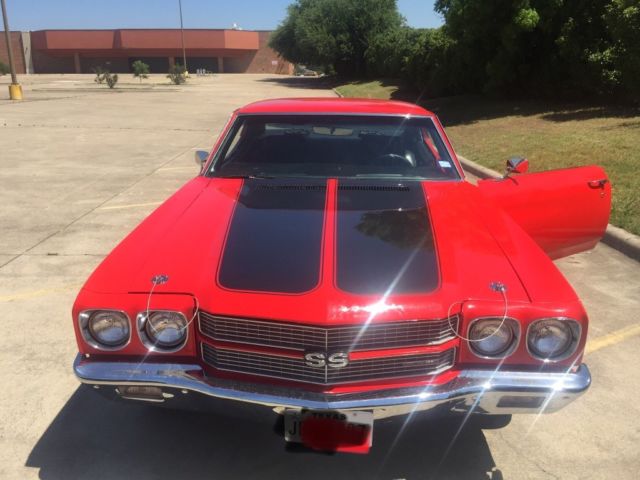 1970 Red Chevrolet Chevelle Coupe