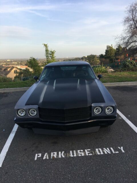 1970 Flat Grey/yellow stripes Chevrolet Chevelle Coupe