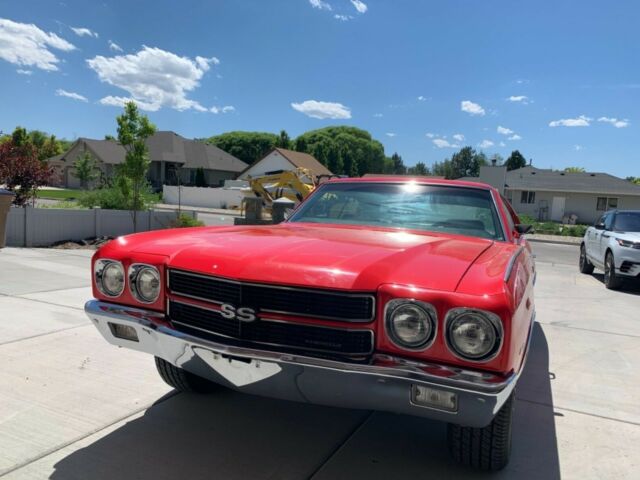 1970 Red Chevrolet Chevelle Coupe