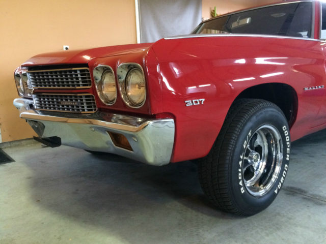 1970 Red Chevrolet Chevelle Coupe