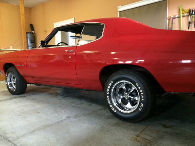 1970 Red Chevrolet Chevelle Coupe