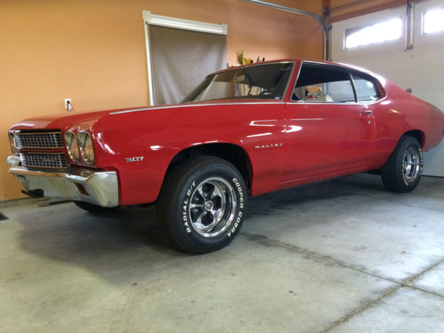 1970 Red Chevrolet Chevelle Coupe