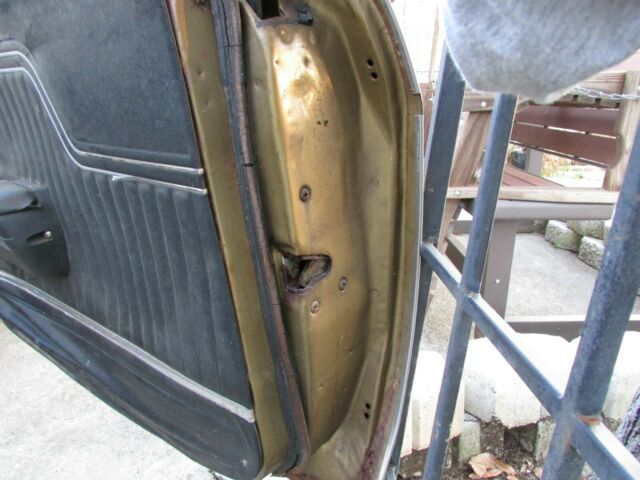 1970 gold Chevrolet Chevelle Coupe