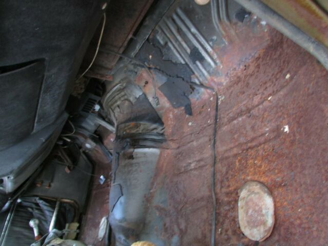 1970 gold Chevrolet Chevelle Coupe