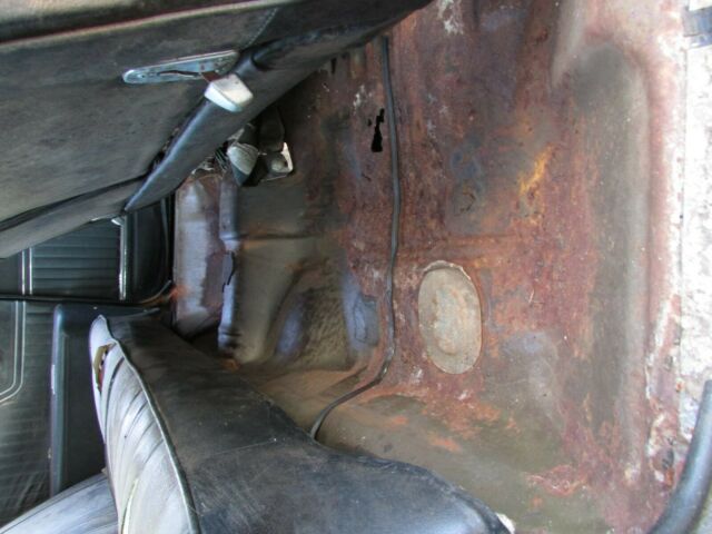 1970 gold Chevrolet Chevelle Coupe