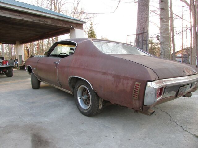 1970 gold Chevrolet Chevelle Coupe