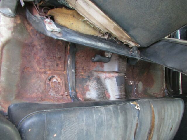 1970 gold Chevrolet Chevelle Coupe