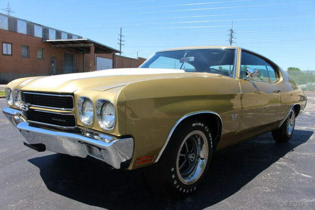 1970 Gold Chevrolet Chevelle Coupe