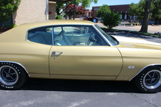 1970 Gold Chevrolet Chevelle Coupe
