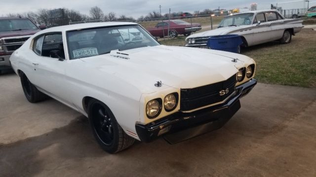 1970 White Chevrolet Chevelle