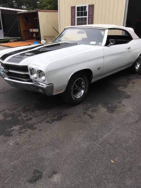 1970 White Chevrolet Chevelle Convertible