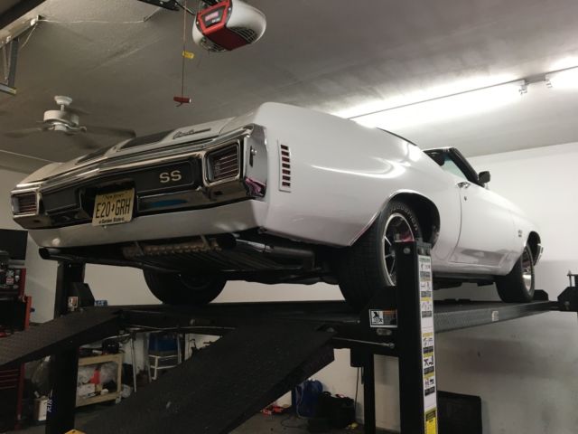 1970 White Chevrolet Chevelle Convertible