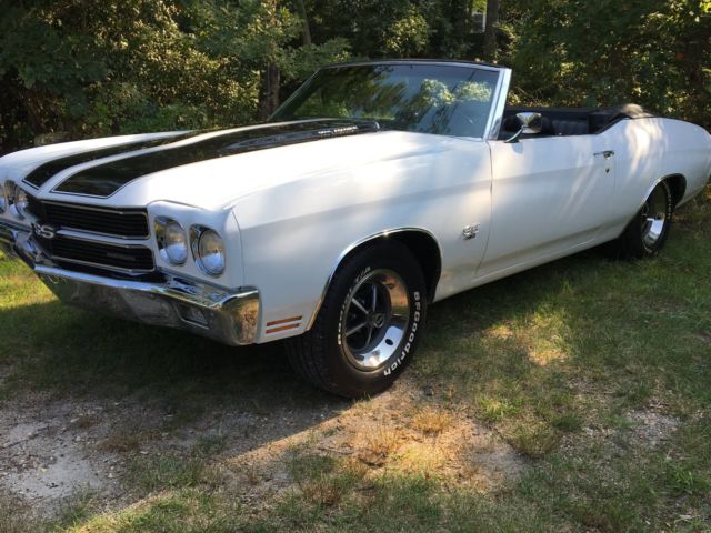 1970 White Chevrolet Chevelle Convertible