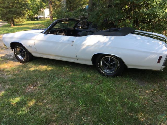1970 White Chevrolet Chevelle Convertible
