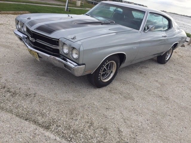 1970 Silver Chevrolet Chevelle Coupe