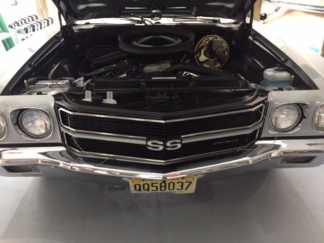 1970 Silver Chevrolet Chevelle Coupe