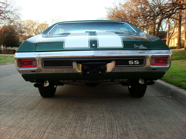 1970 Dark Green Metalic with White Stripes Chevrolet Chevelle Coupe