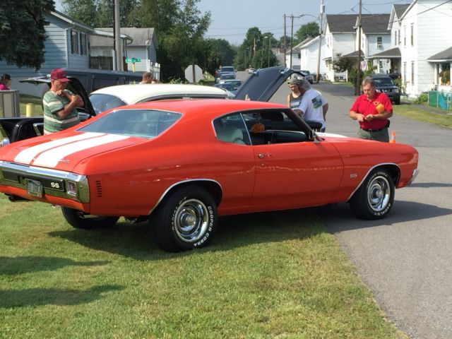 1970 Orange Chevrolet Chevelle Coupe