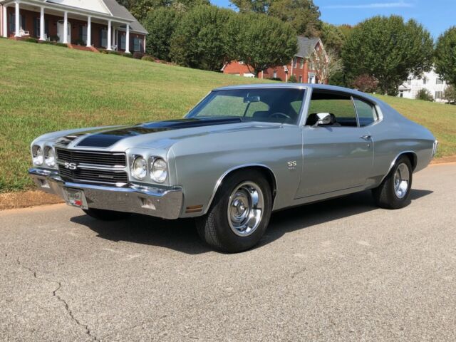 1970 Silver Chevrolet Chevelle Coupe