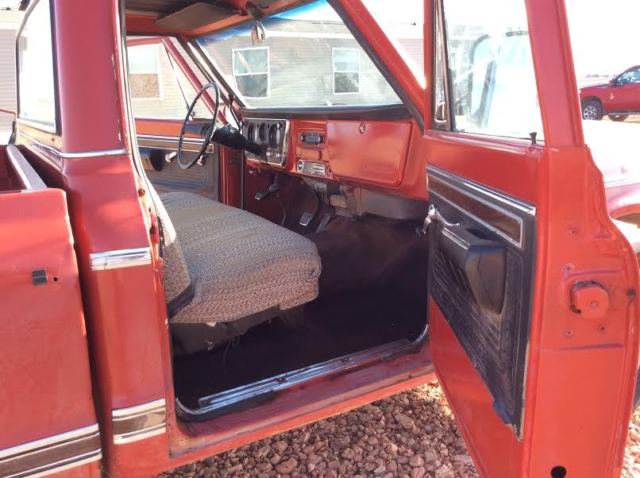 1970 Red Chevrolet C-10