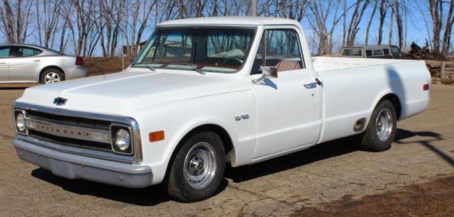 1970 artic white Chevrolet C-10 fleetside