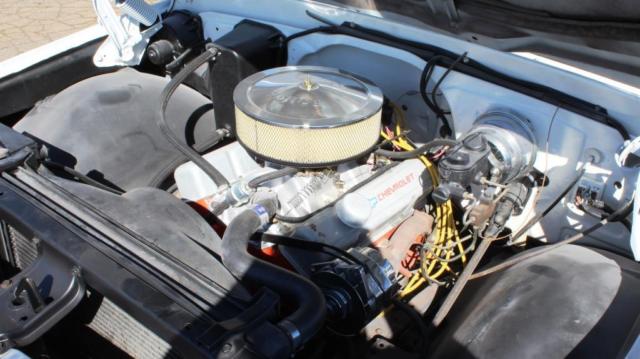 1970 artic white Chevrolet C-10 fleetside