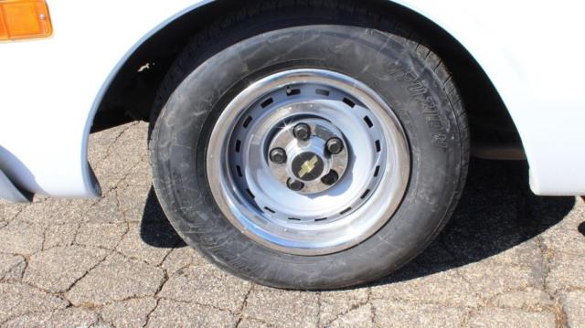 1970 artic white Chevrolet C-10 fleetside