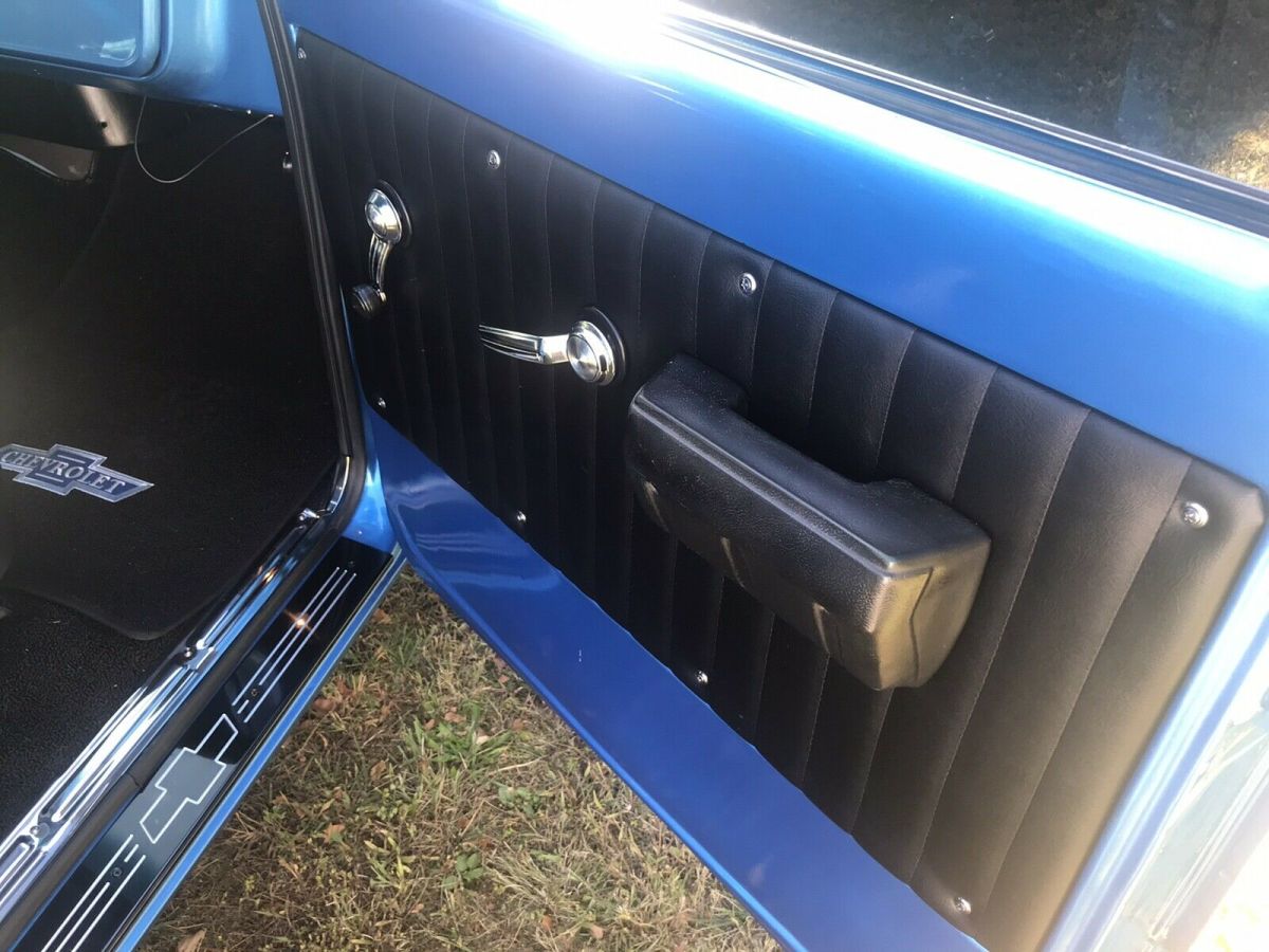1970 Blue Chevrolet C-10 Pickup