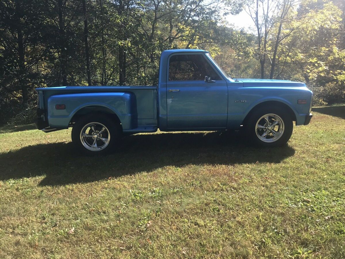 1970 Blue Chevrolet C-10 Pickup